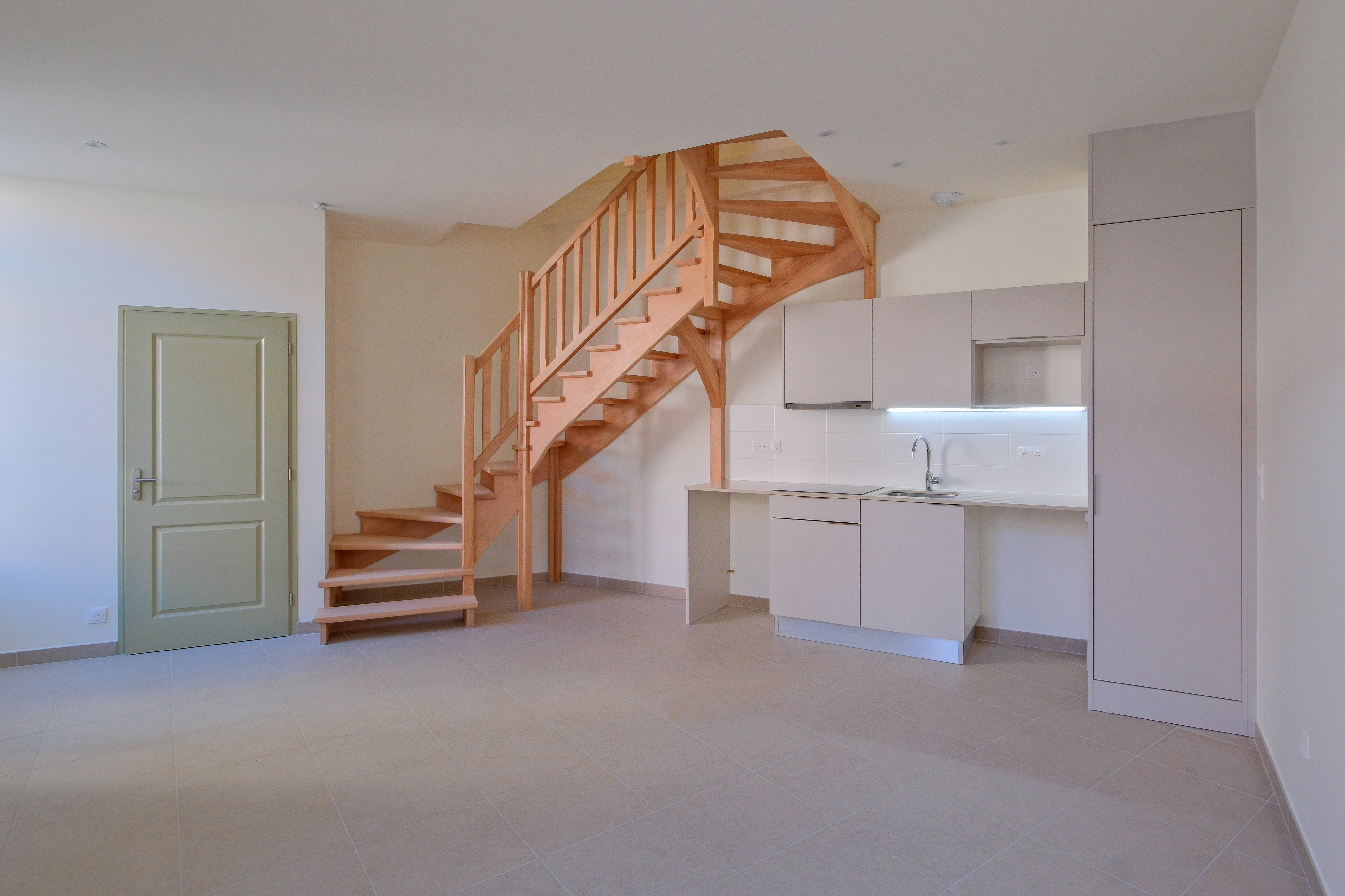 04_AUXERRE_23 rue Paul Bert_PIECE_HOTA0492