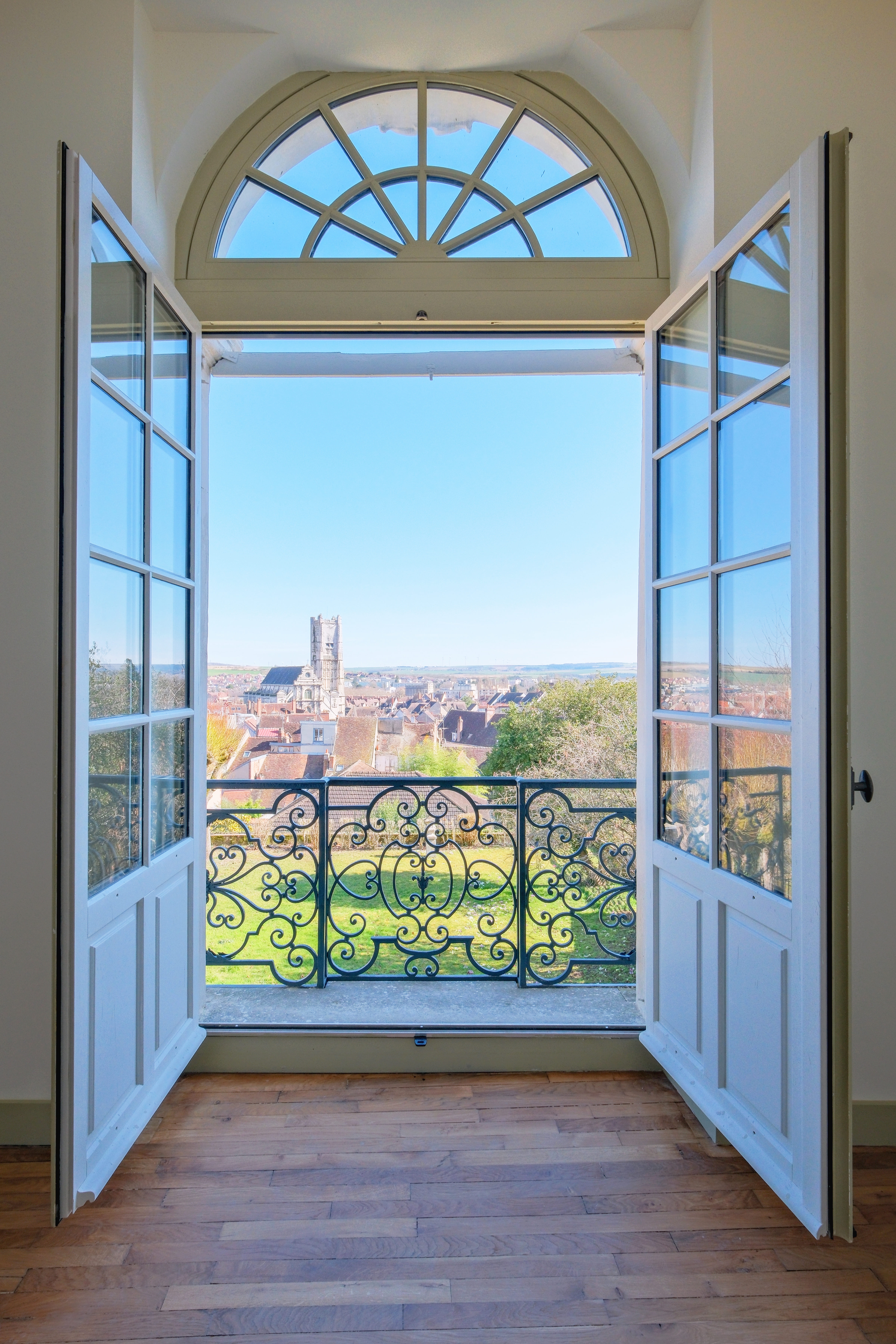 10_AUXERRE_23 rue Paul Bert_VUE_HOTA0357