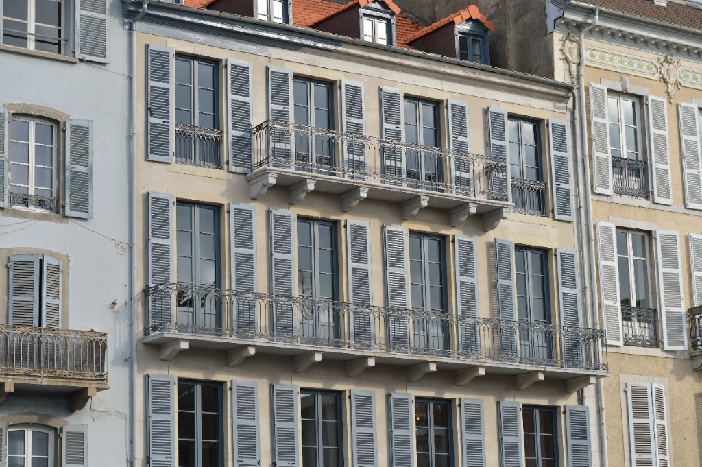 01_PAU_6-rue-Henri-Faisans_FACADE_DSC_1811-urban-premium