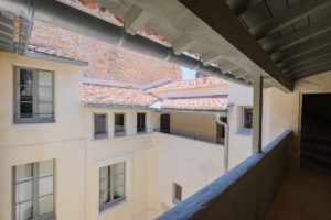 03_NIMES-10-12-rue-de-l-Horloge