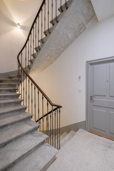 03_NIMES_5-rue-de-l-Aspic_ESCALIER