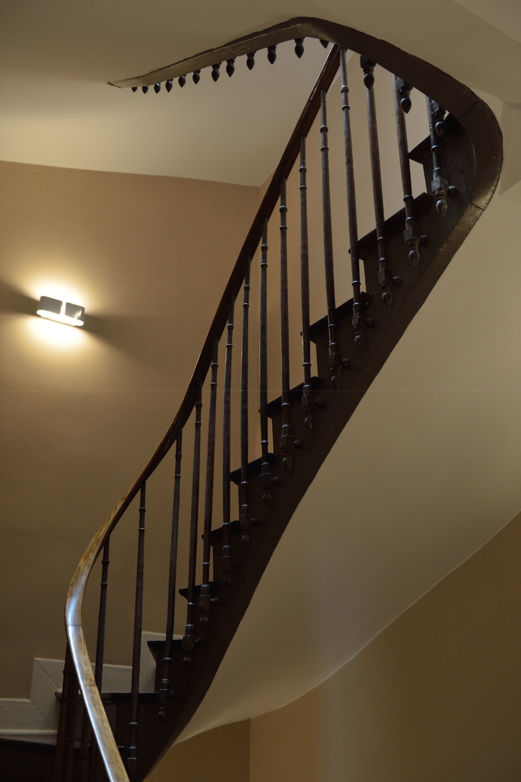 03_PAU_6-rue-Henri-Faisans_ESCALIER_DSC_2193-urban-premium