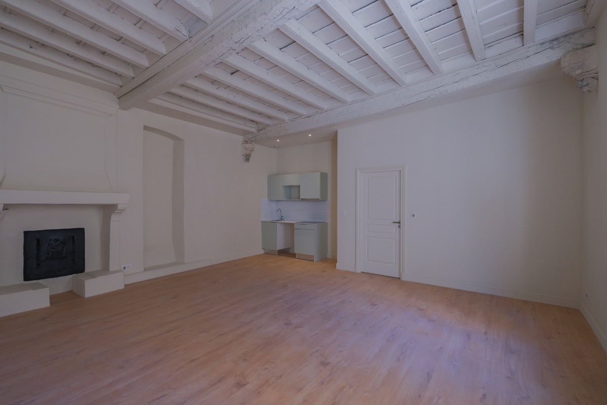 05_NIMES-10-12-rue-de-l-Horloge