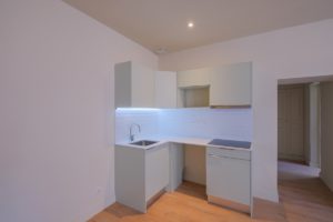 07_NIMES-10-12-rue-de-l-Horloge