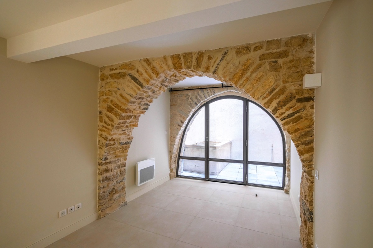 07_NIMES_16-rue-du-Bat-d-Argent