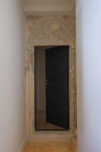 10_NIMES-10-12-rue-de-l-Horloge