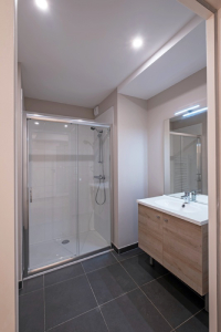 10_TOULON_5-7-rue-Hoche_SDB_DSCF9887-HDR