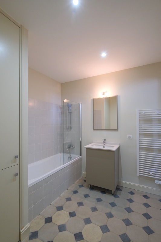 14-NiMES-23-rue-du-Grand-Couvent