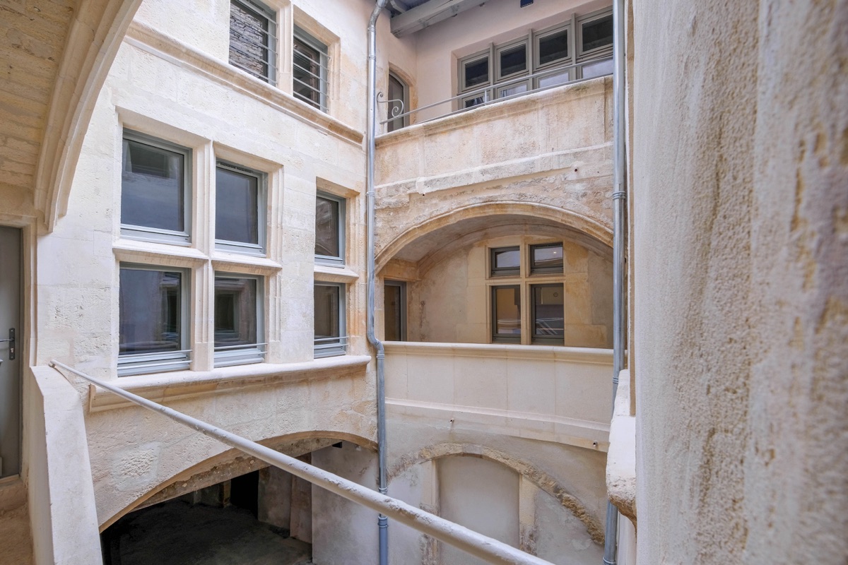 4-NiMES-13-rue-des-Marchands