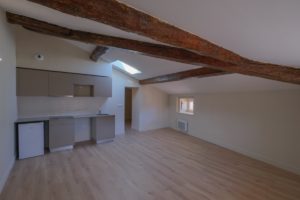 9-NiMES-23-rue-du-Grand-Couvent