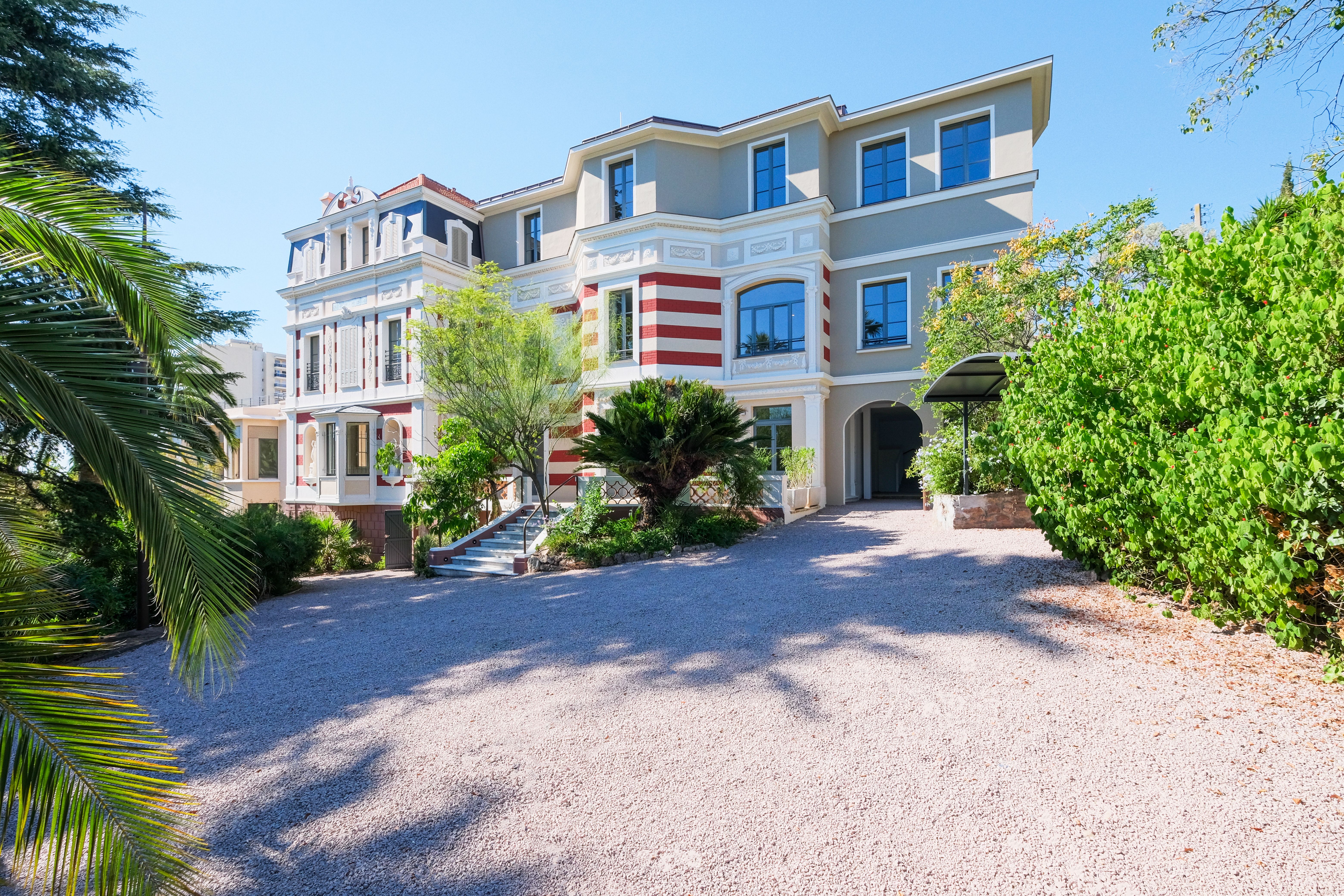 1. 01_SAINT-RAPHAEL_263, avenue Frederic Mistral_UPI5