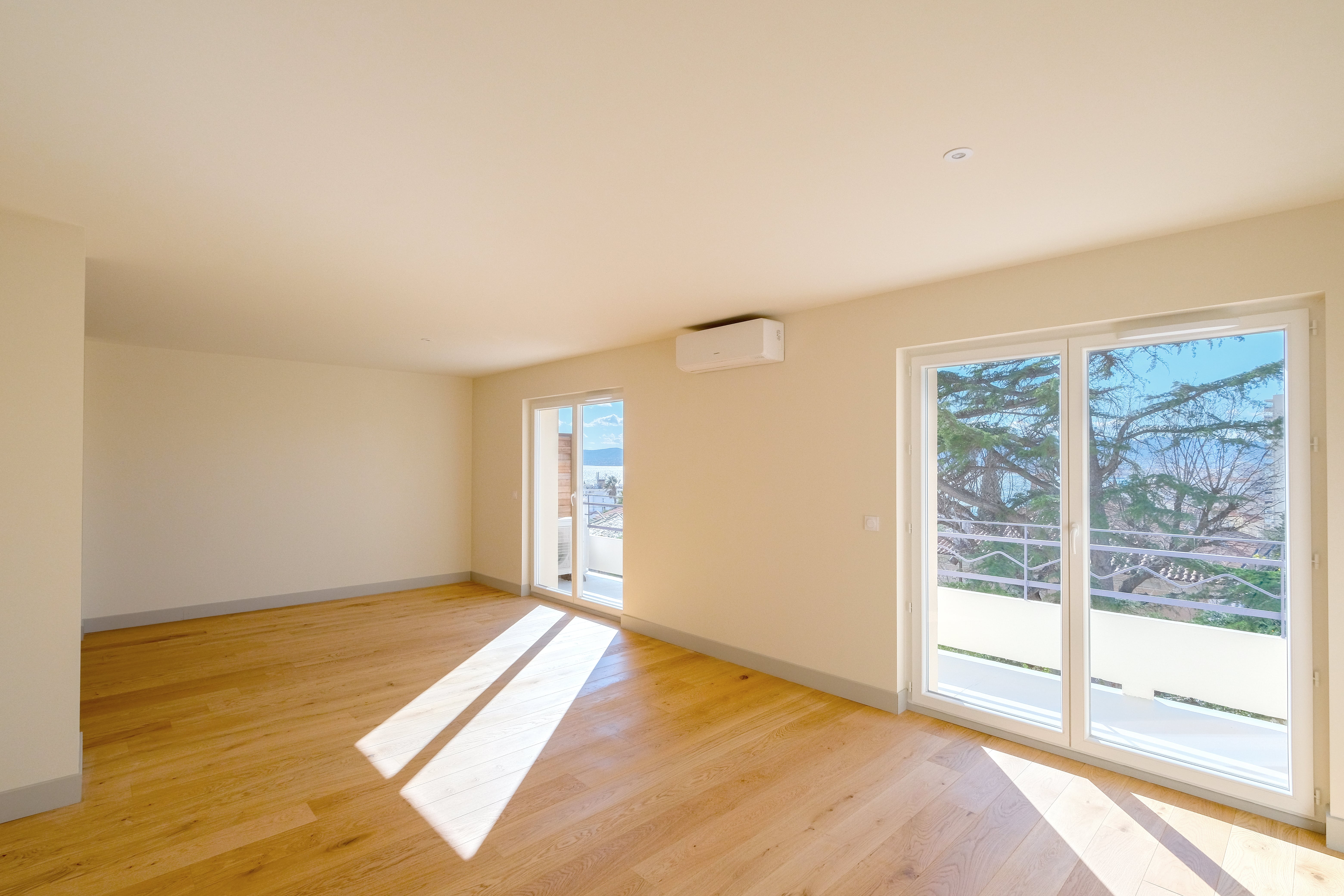 04_SAINT-RAPHAEL_Avenue du Clocher de Fréjus_PIECE_DSCF0174-min