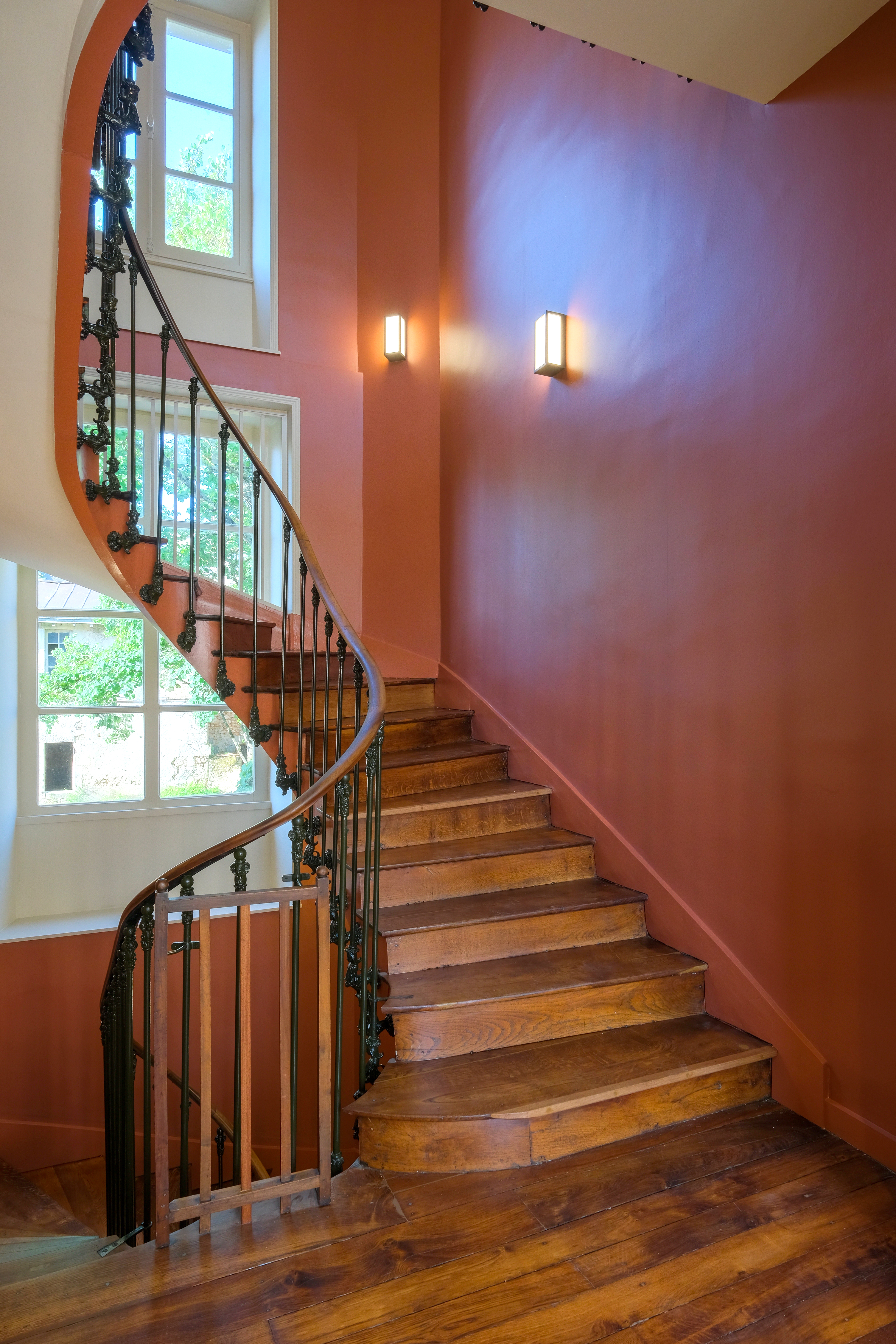 03_POITIERS_22, rue des Feuillants_ESCALIER_DSCF4370