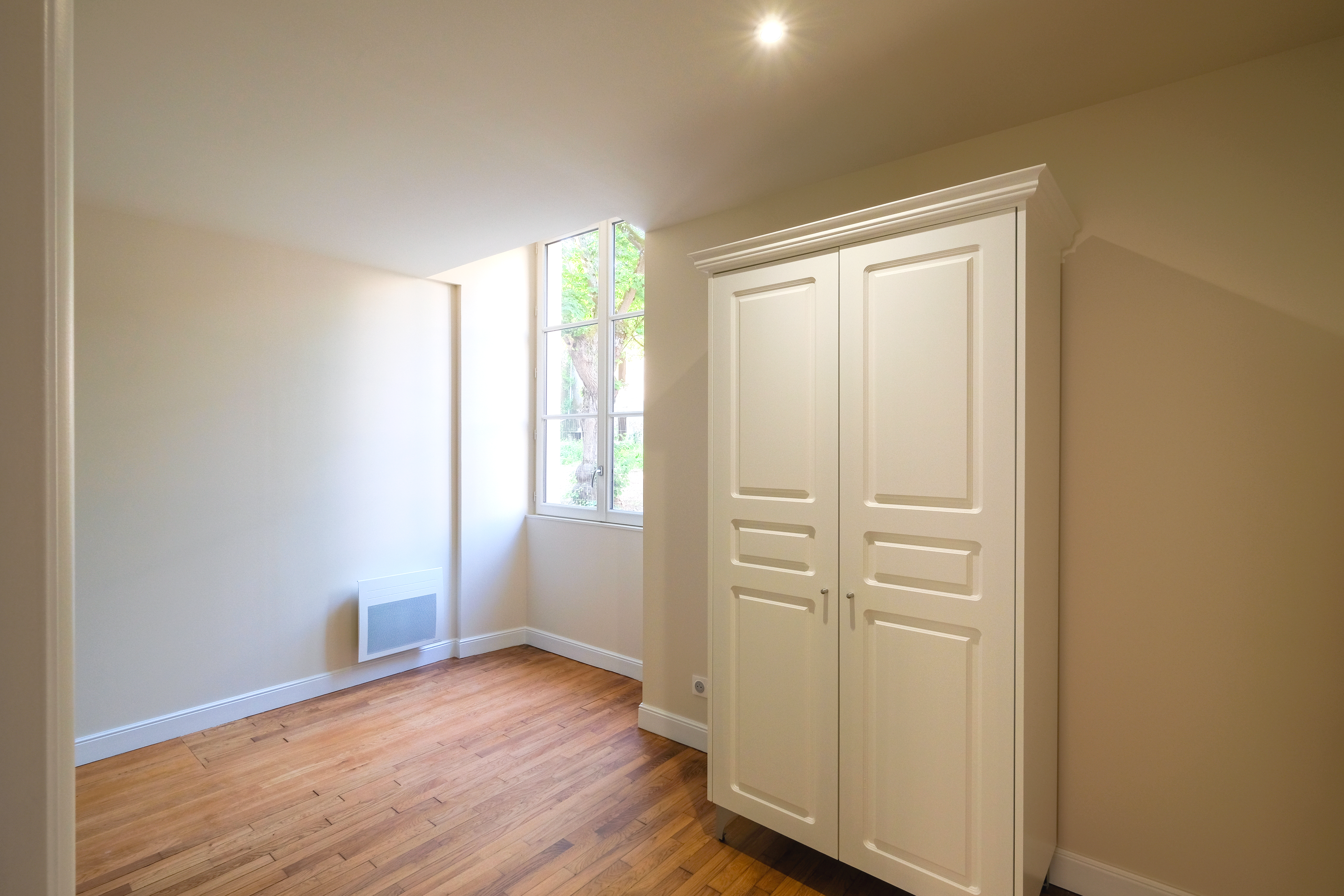 06_POITIERS_22, rue des Feuillants_CHAMBRE_DSCF4339