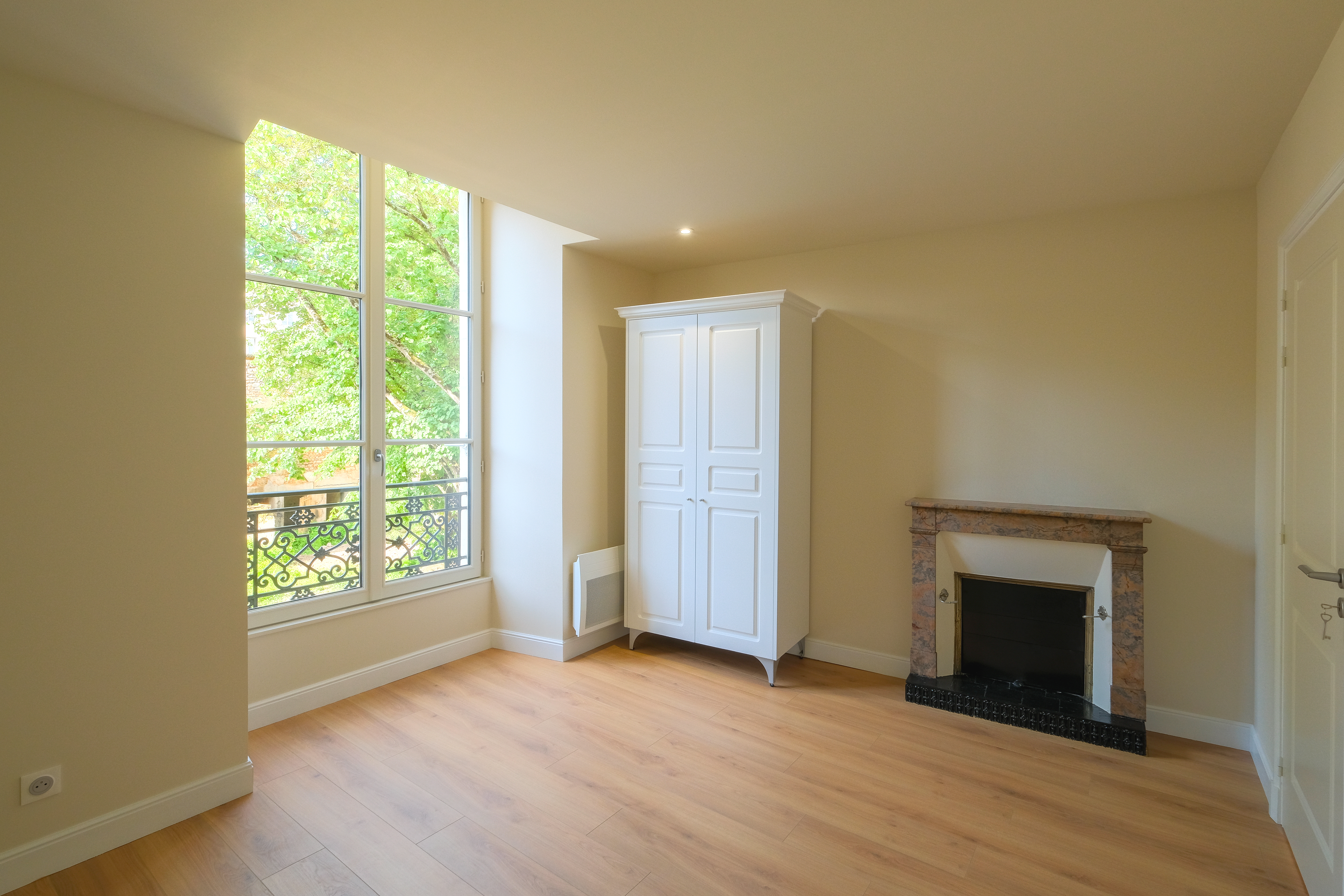 06_POITIERS_22, rue des Feuillants_CHAMBRE_DSCF4394