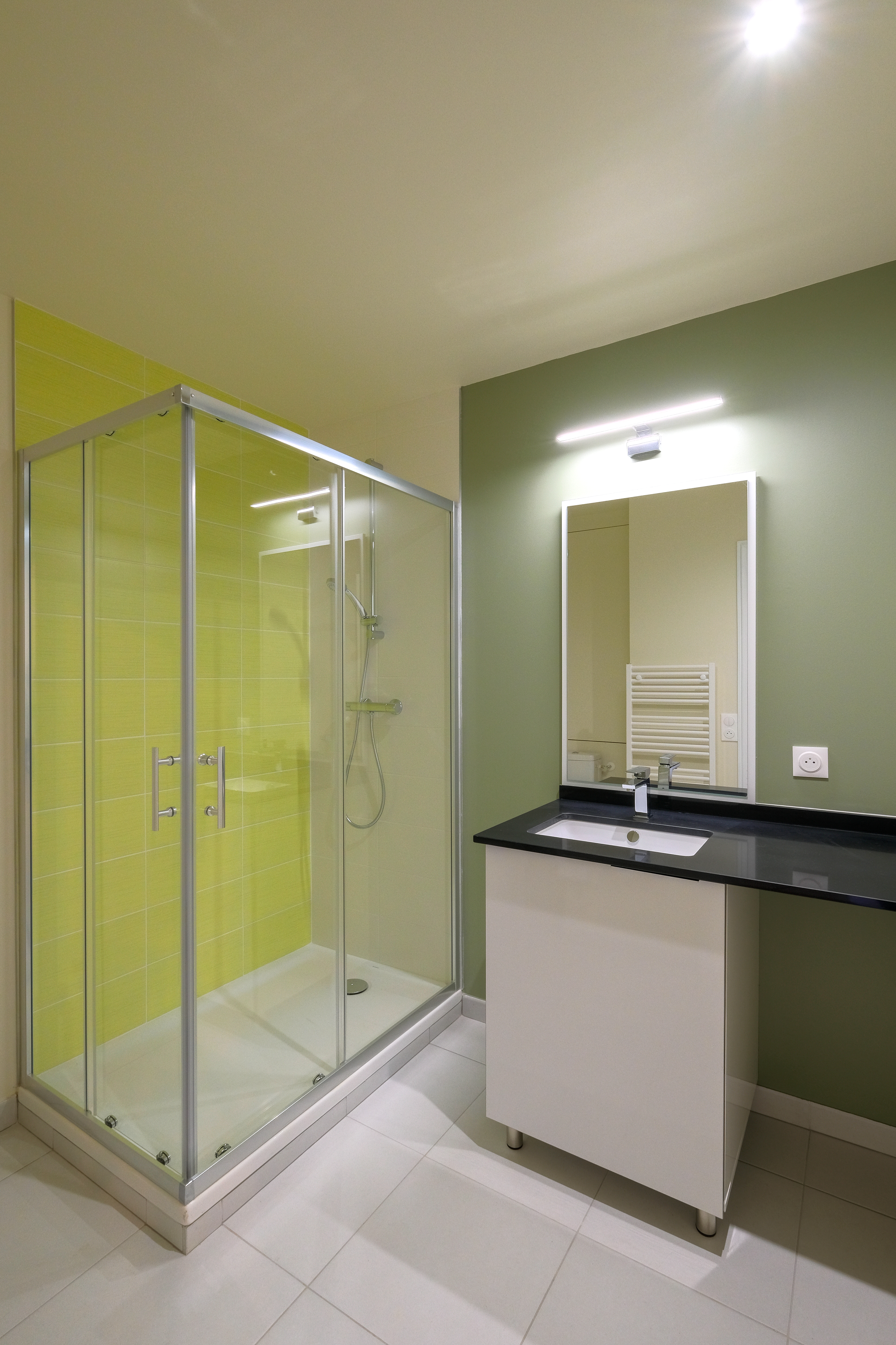 07_POITIERS_22, rue des Feuillants_SDB_DSCF4382