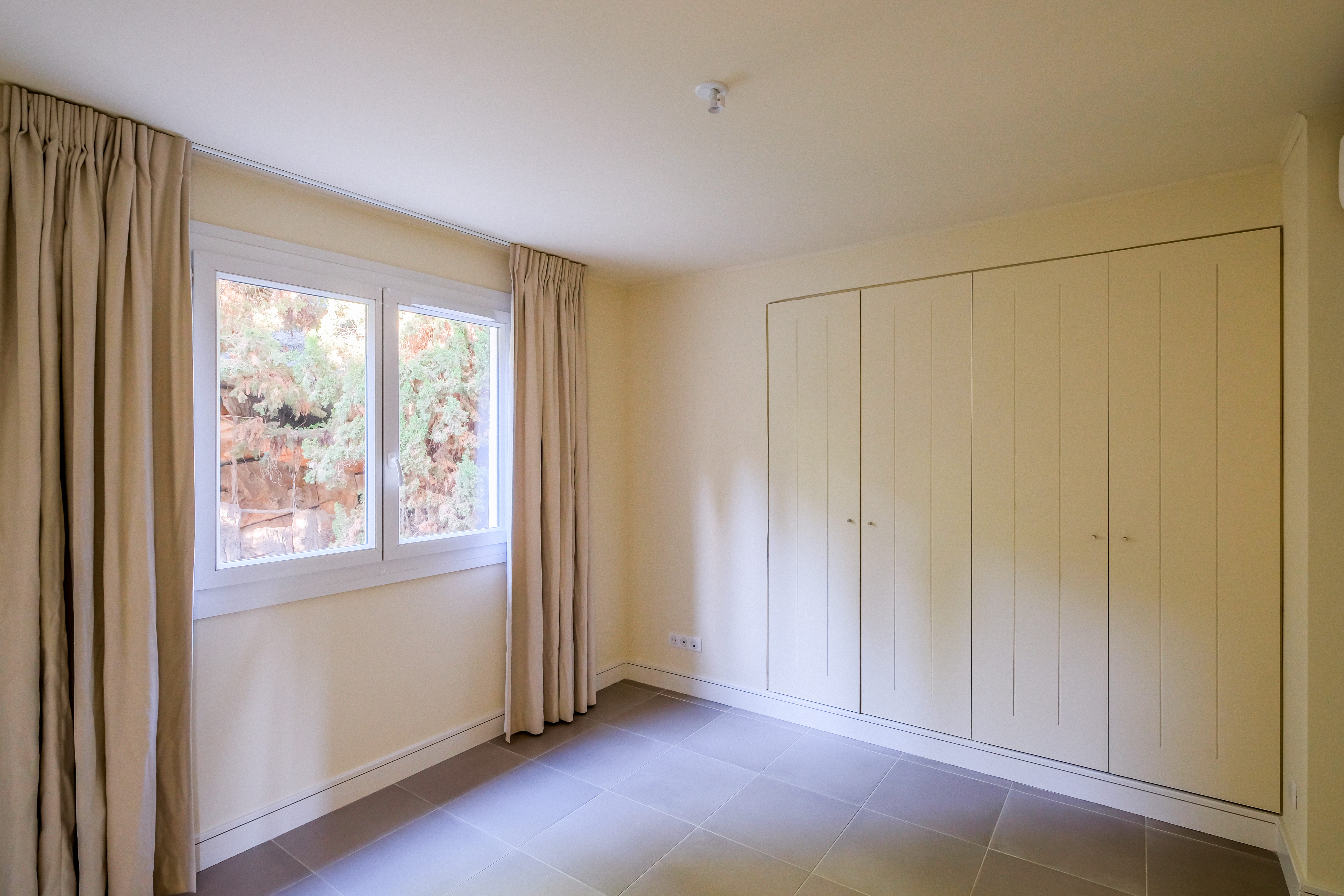 06_MENTON_483 avenue de l'Oliveraie_Chambre