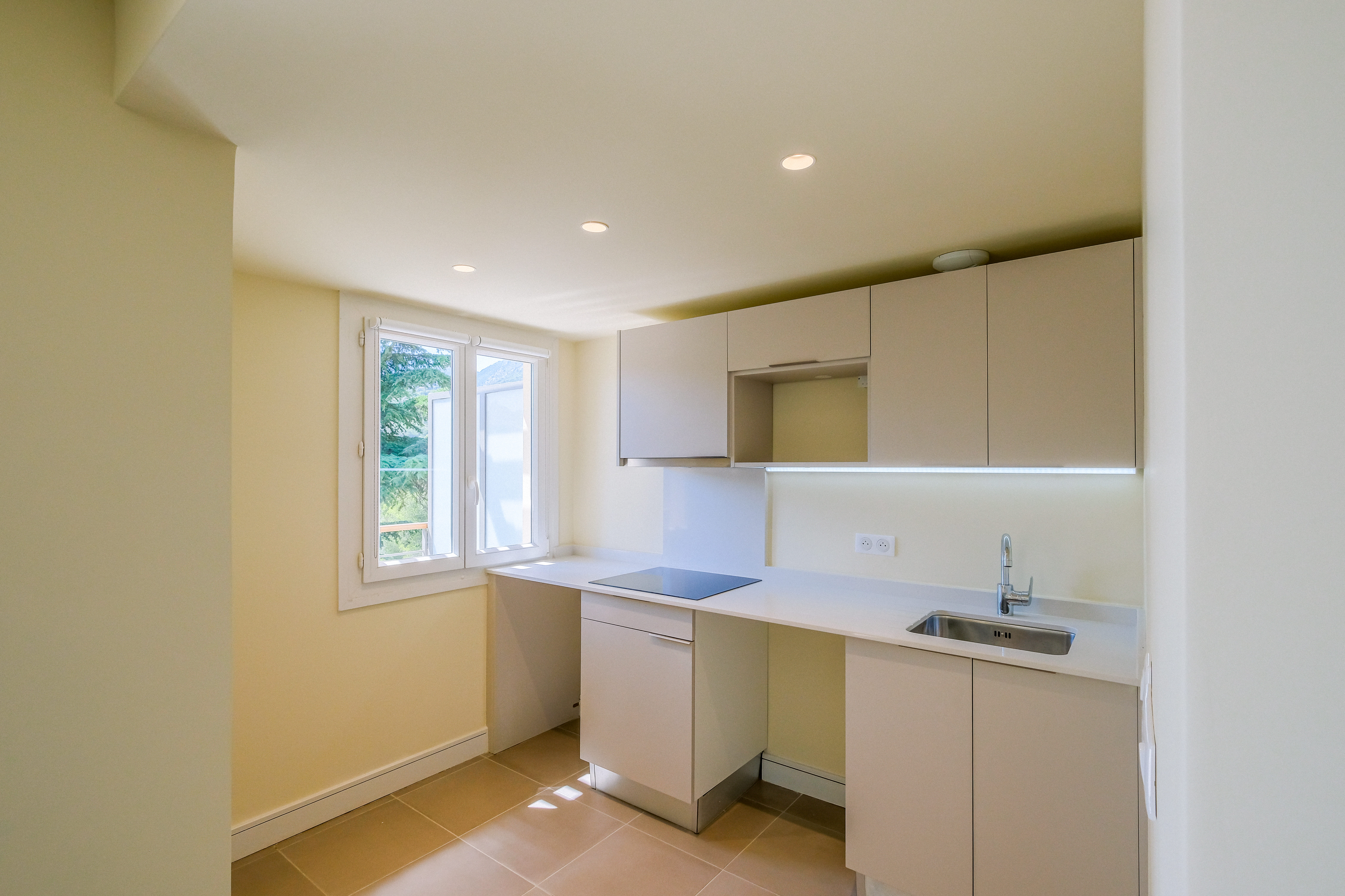 08_MENTON_483 avenue de l'Oliveraie_CUISINE