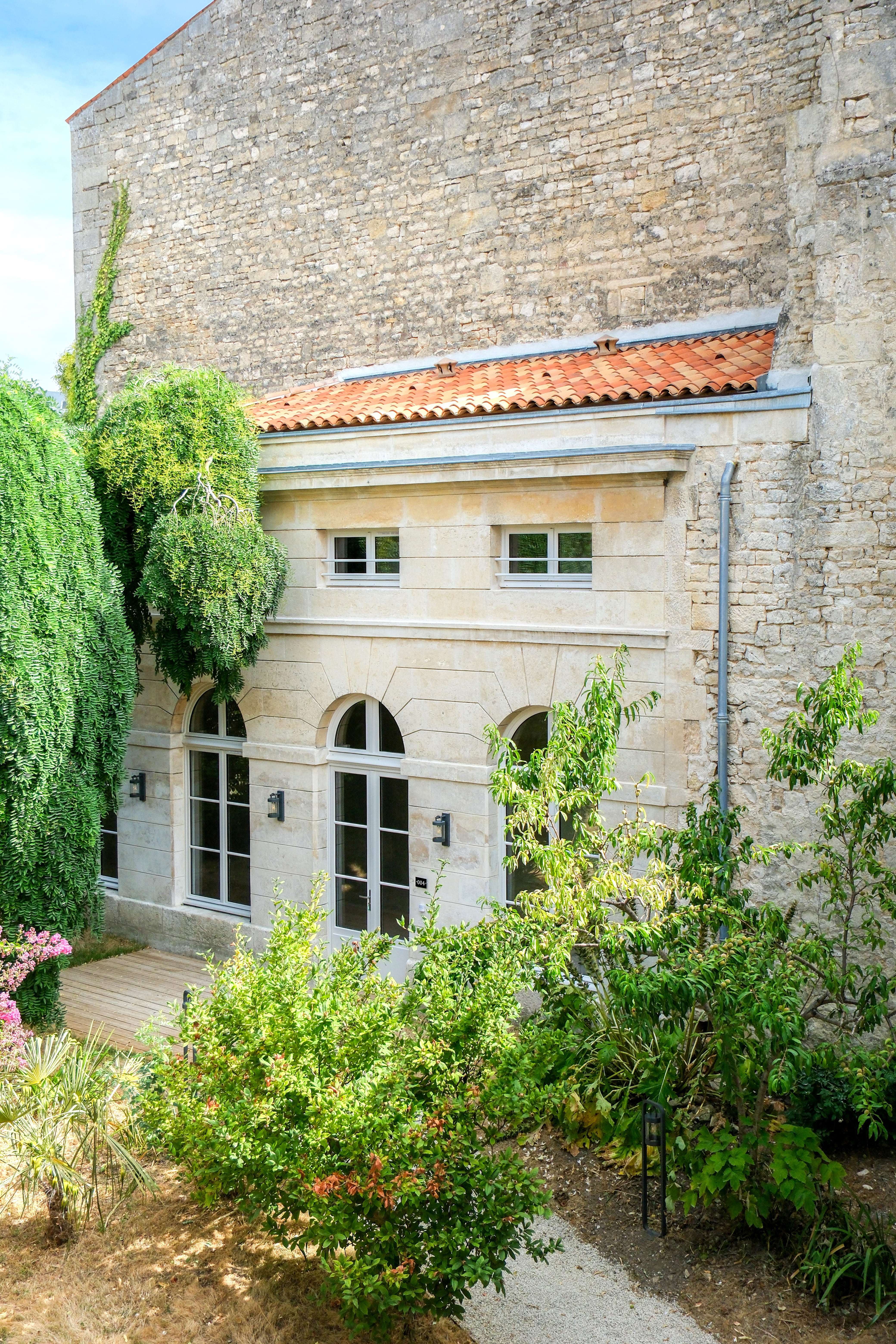 01_NIORT_6, place du Pilori_FACADE INT_HOTL6710