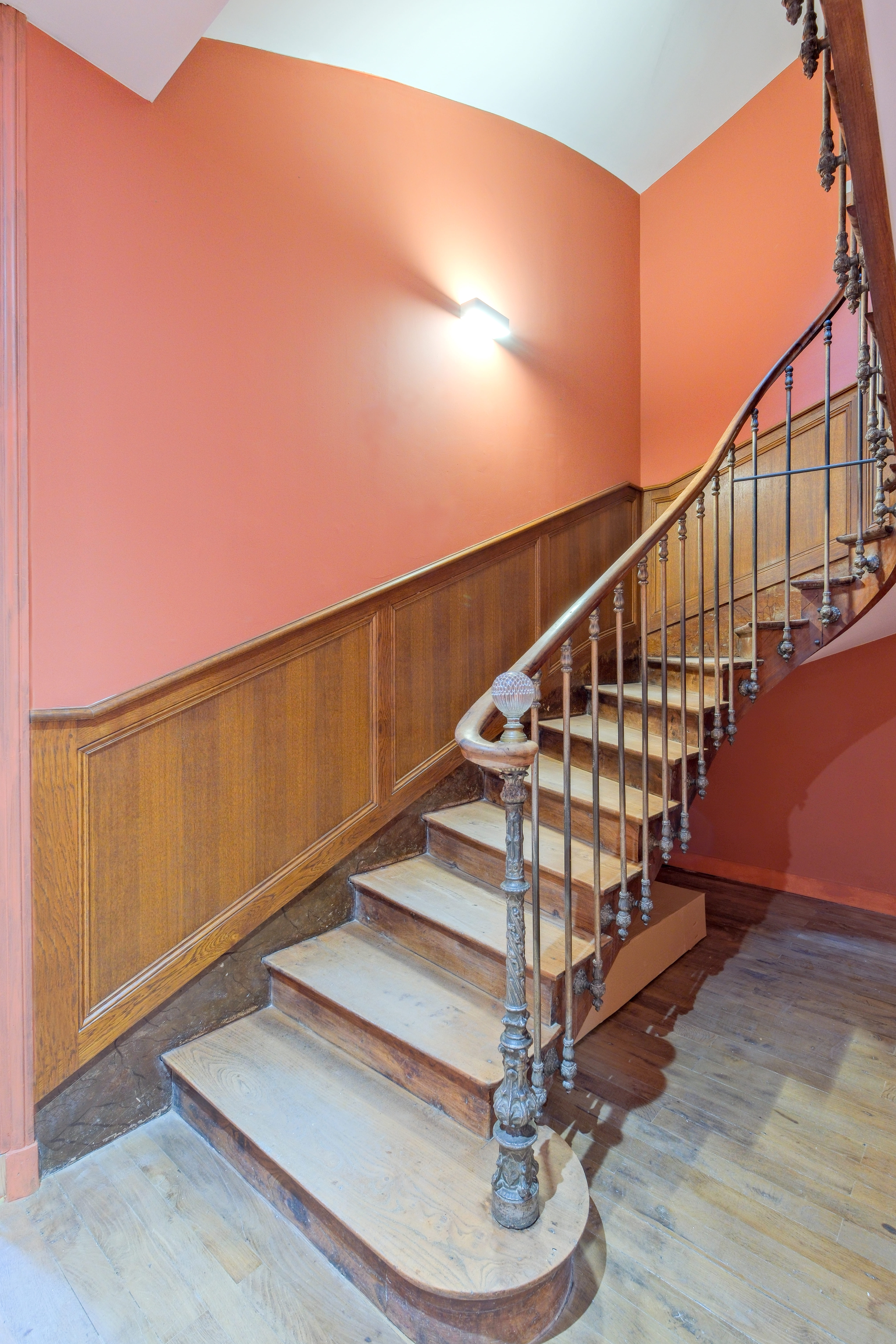 03_NIORT_6, place du Pilori_ESCALIER_HOTA0146