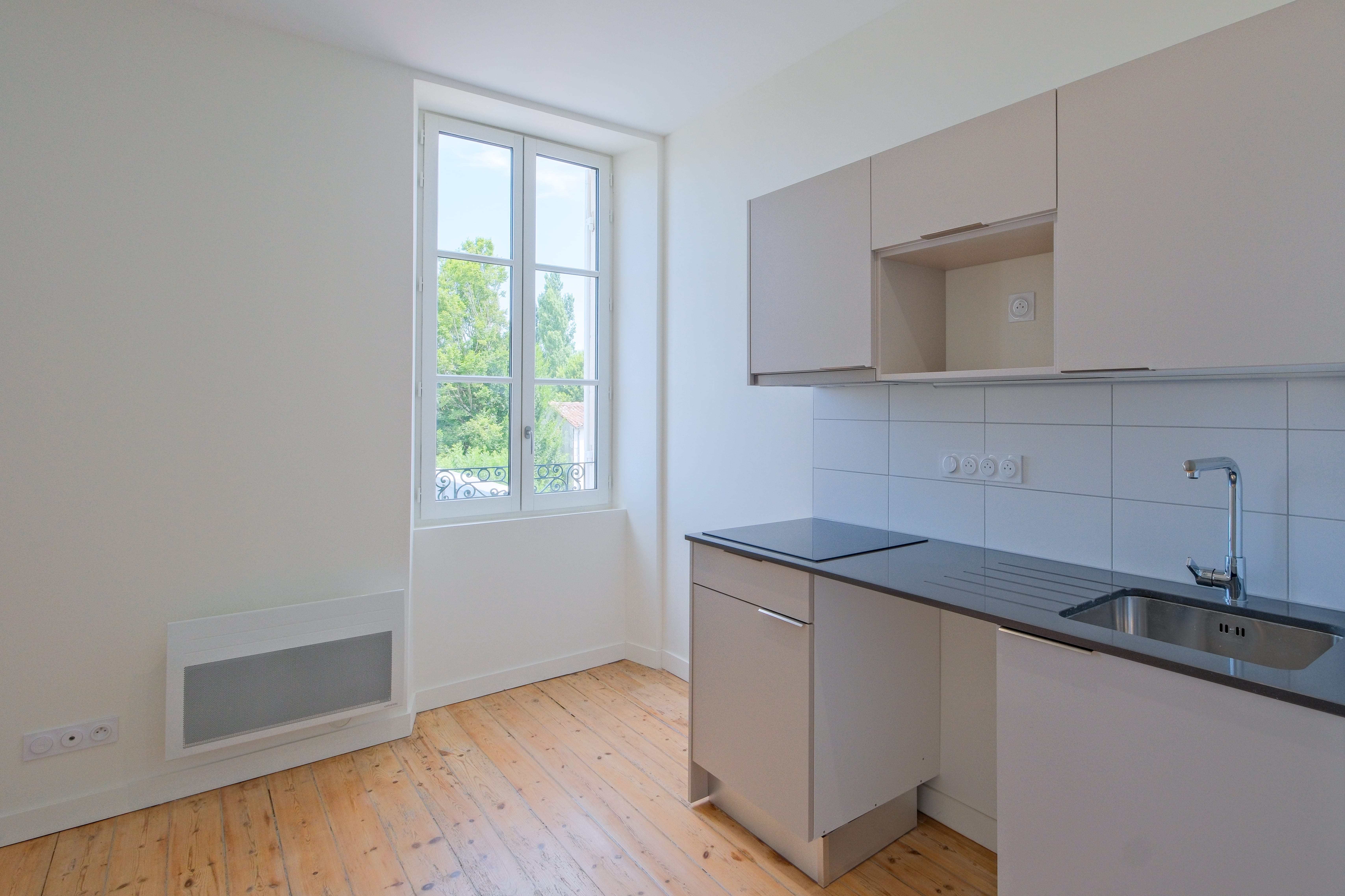 05_SAINTES_77-79 avenue Gambetta_CUISINE_HOTA4570-min